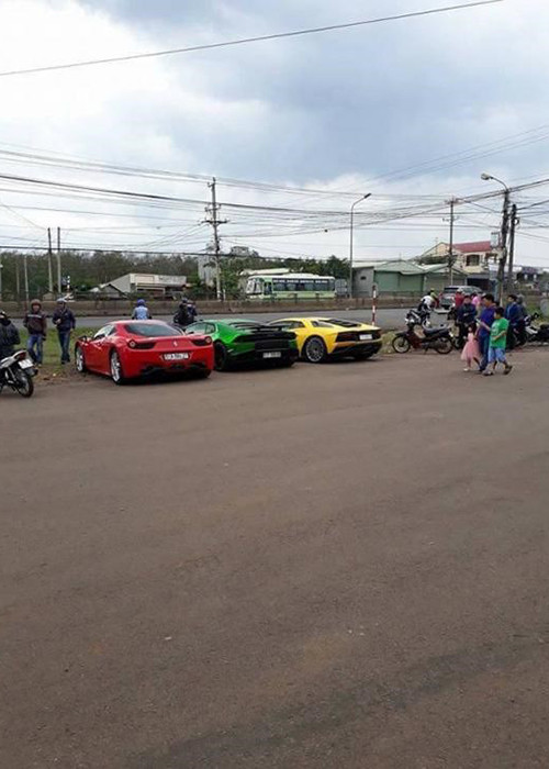 Cả Cường Đôla và Đàm Thu Trang đều chưa một lần lên tiếng khẳng định về mối quan hệ của cả hai. Thế nhưng, cặp đôi thường xuyên "thả thính" trên mạng xã hội bằng những bài đăng tải về nửa kia.