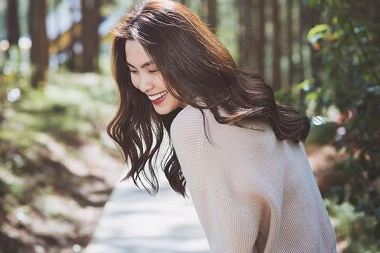 Hot Face sao Việt 24h: Tăng Thanh Hà tâm sự: “Có những ngày thật nhiều cảm xúc, mọi thứ xung quanh bỗng dưng thật đẹp”.