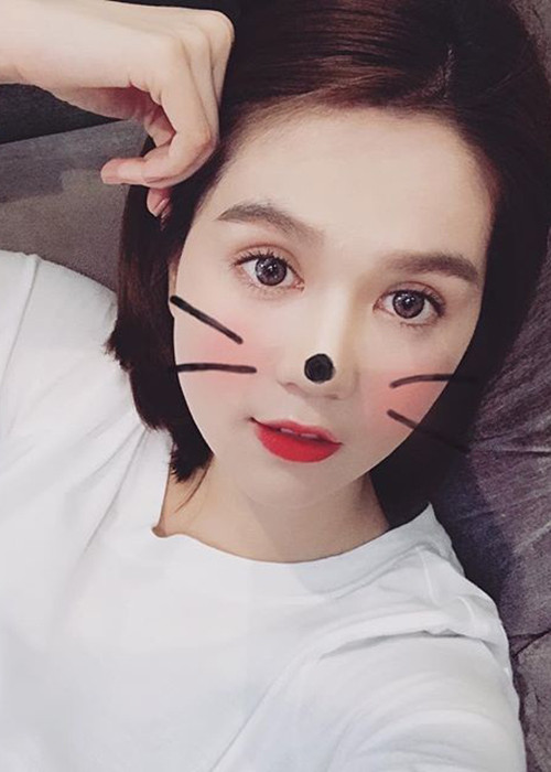 Ngọc Trinh viết trên trang cá nhân: “Họ tốt đến đâu không quan trọng bởi những thứ đó thuộc về họ. Họ tốt với bạn thế nào, đó mới quan trọng, bởi những thứ đó thuộc về bạn”.