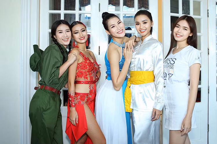 Các thí sinh đang tích cực tập luyện cho đêm chung kết và tham gia các phần thi phụ như: Người đẹp Thể thao, Người đẹp Áo dài, Người đẹp Thân thiện, Người đẹp được yêu thích nhất.