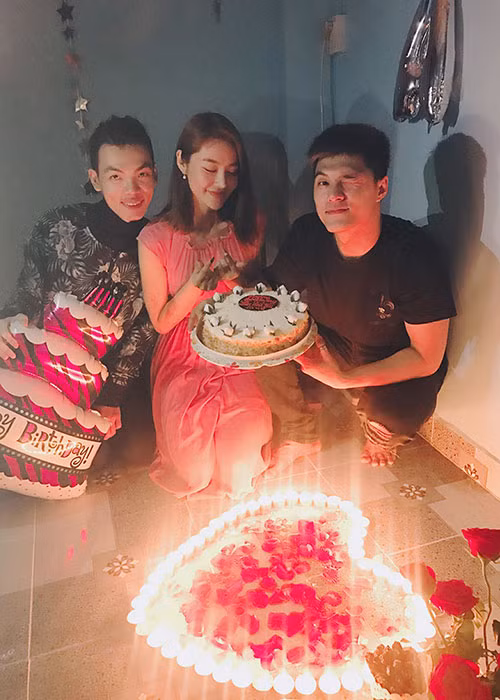 Lâm Vinh Hải đón sinh nhật bên con gái và Linh Chi.