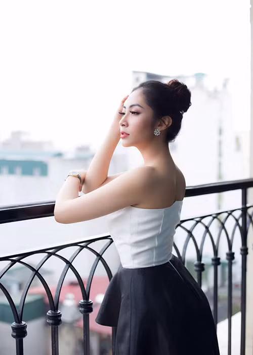 Khi chung kết cuộc thi Hoa hậu Đại dương 2017 vướng loạt ồn ào, Đặng Thu Thảo tuyên bố trả lại danh hiệu cùng vương miện.