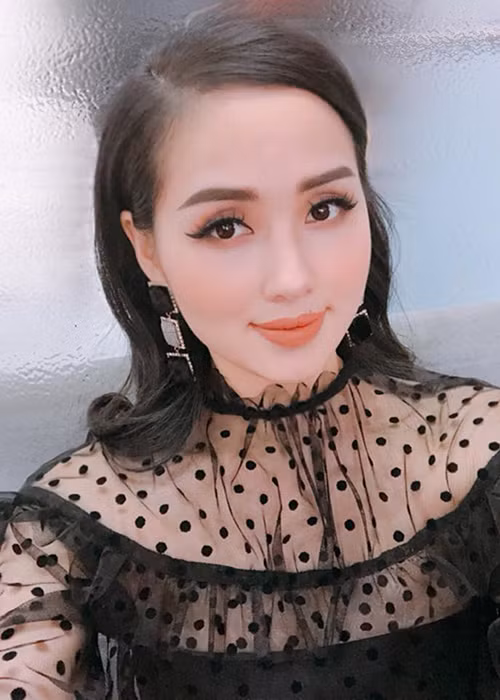 “Gái hai con” Tâm Tít khoe nhan sắc đẹp mặn mà.