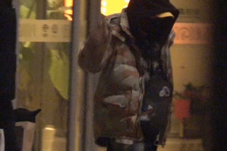 Chương trình Happy Camp còn cắt bỏ các phân cảnh của PGone và thay thế anh bằng Phạm Thừa Thừa - em trai của Phạm Băng Băng.