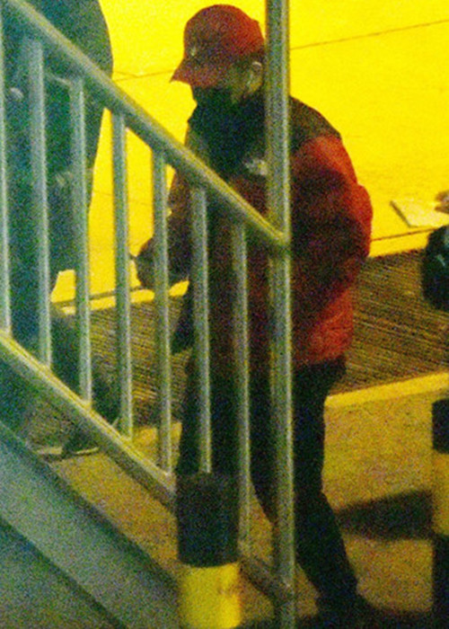 Dù lên tiếng phân trần chỉ là chị em với Lý Tiểu Lộ, PGone vẫn bị cư dân mạng chỉ trích và sự nghiệp của anh xuống dốc không phanh.