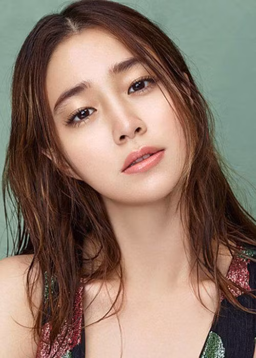 Lee Min Jung được mệnh danh là Kim Tae Hee thứ hai bởi vẻ đẹp trong trẻo.
