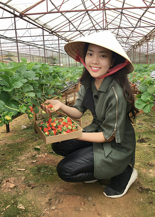 Hình ảnh cô kỹ sư môi trường xinh đẹp ở đời thường.