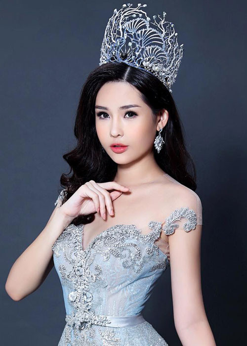 Ngân Anh cũng gây chú ý những ngày đầu năm 2018. Sau loạt lùm xùm, cô bị đề nghị hủy kết quả tại cuộc thi Hoa hậu Đại dương 2017 do không đảm bảo điều kiện dự thi theo quy định.