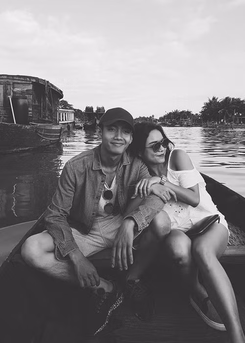 Trước đó, khi dính nghi vấn dùng chuyện tình cảm để PR, cả hai đã lên tiếng phủ nhận.