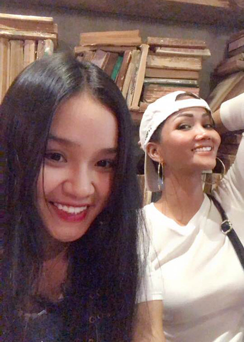 Ở đời thường, H’hen Niê còn có phong cách thời trang trẻ trung, năng động. Ảnh: FBNV