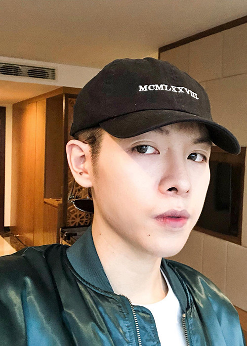 Đức Phúc khoe ảnh mặt lạnh lùng là một trong những tin tức sao Việt trong ngày 4/1.