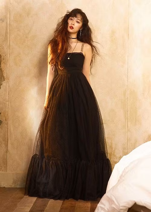 Cựu thành viên nhóm F(x) theo đuổi phong cách gợi cảm trên sân khấu lẫn đời thường.