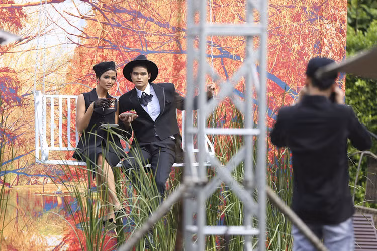 Hình ảnh H’Hen Niê trong một thử thách của Vietnam’s Next Top Model 2015.