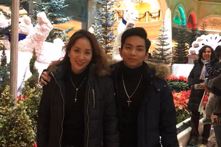 Ngoài siêu mẫu Hà Anh, đầu năm mới, Khánh Thi cũng chia sẻ tin vui có bầu lần 2 ở tuổi 37.