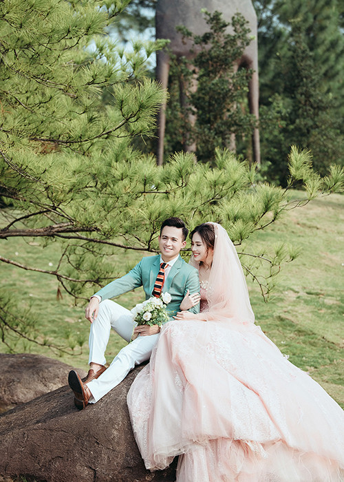 Top 10 cuộc thi Hoa hậu Việt Nam 2016 đẹp lộng lẫy bên chồng hot boy trong bộ ảnh cưới ngoại cảnh.