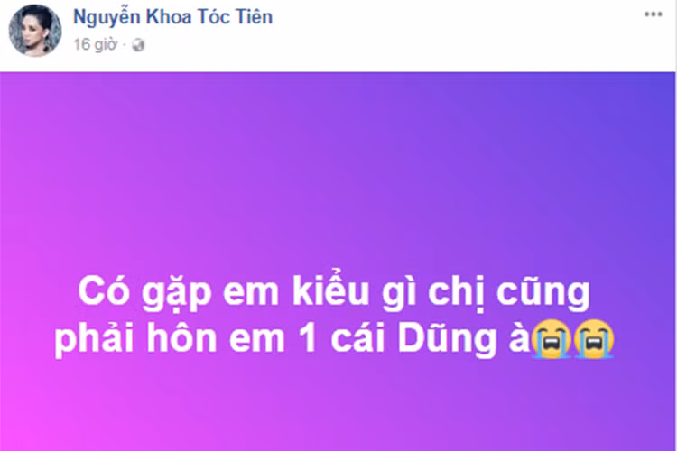 Tóc Tiên lại đòi hôn Bùi Tiến Dũng khi gặp chàng thủ thành người Thanh Hóa này.