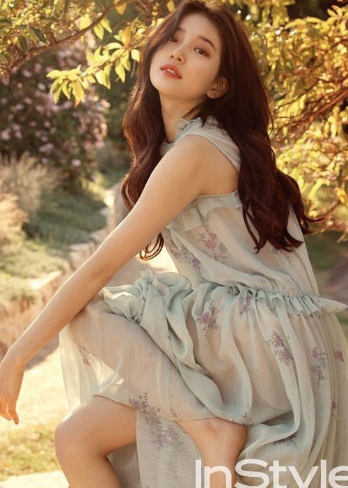 Cựu thành viên của nhóm nhạc Miss A luôn đắt show làm gương mặt đại diện và thường xuyên xuất hiện trên các tạp chí thời trang.