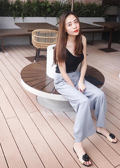 Đàm Thu Trang bày tỏ cảm thấy vui vẻ khi chia sẻ hình ảnh đời thường xinh đẹp.