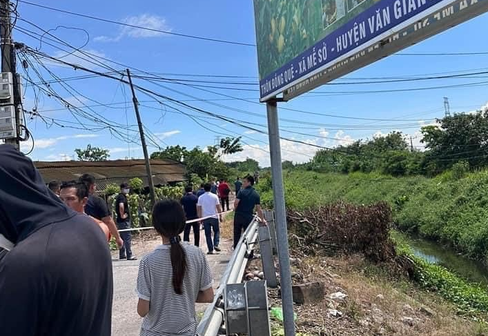 Tim thay thi the chau be nghi bi bat coc tai Ha Noi