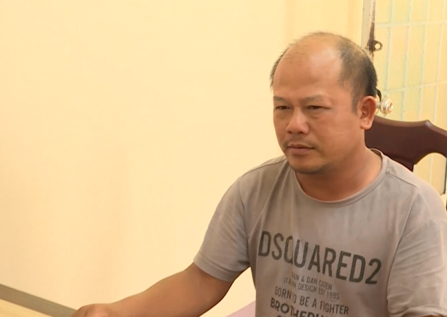  Chống đối đo nồng độ cồn, tấn công cảnh sát: Đêm 15/4, một tổ công tác của phòng CSGT Công an tỉnh Đắk Lắk làm nhiệm vụ kiểm tra nồng độ cồn trên đường Phan Bội Châu, phường Thành Nhất, TP Buôn Ma Thuột. tổ công tác phát hiện Đào Duy Tân, trú tỉnh Ninh Bình đi xe máy có dấu hiệu vi phạm nên đã ra hiệu lệnh dừng xe để kiểm tra. Tại đây, tổ công tác yêu cầu Tân đo nồng độ cồn nhưng Tân không chấp hành. Không những vậy, Tân còn liên tục chửi bới, xúc phạm rồi đánh vào mặt CSGT. Ngay lập tức, tổ công tác đã khống chế, bắt giữ Tân. Kết quả đo nồng độ cồn đối với Tân là 0,760 mg/l khí thở.