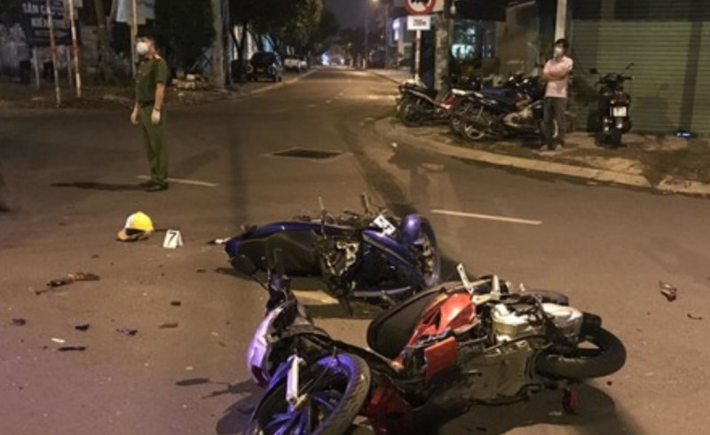 Một thân một mình, chị chẳng biết gọi cho ai khi bố mẹ đã cao tuổi, chị nhờ người quen gọi điện cho Tuyền chỉ để thông báo rằng mình bị tai nạn. Nhưng câu trả lời của gã đàn ông máu lạnh ấy như nhát dao cứa vào lòng chị: “Tôi không có quan hệ gì với Dung, chúng tôi chỉ là bạn”. Mong con mình có bố, chị Dung vẫn “một lòng, một dạ” đợi Tuyền suy nghĩ lại. Đến tháng 11/2014, chị hạ sinh một bé trai kháu khỉnh. Chị vui mừng báo tin cho Tuyền, nhưng người đàn ông tệ bạc vẫn không hề quan tâm hỏi han. (Ảnh minh họa, nguồn Internet)