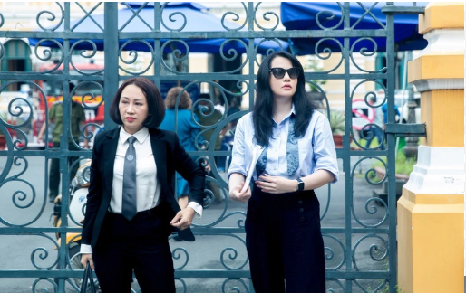 Đại diện của Ngọc Thúy cho rằng, chỉ nhận tổng cộng 3,7 triệu USD do ông An chuyển về. Trong đó, dùng 3 triệu USD để mua 9 căn hộ tại quận 1, nhưng đây là "tài sản chung của vợ chồng hình thành trong thời kỳ hôn nhân". Tương tự, các tài sản khác cũng được mua bằng tiền hình thành trong thời kỳ hôn nhân và tiền riêng của Thúy do thời điểm đó cô là người mẫu đắt show, có nhiều nguồn thu. Về việc bán 8 căn biệt thự ở Phan Thiết, phía Ngọc Thúy thừa nhận là đúng. Tiền thu được đã mua các tài sản khác nhưng "không nhớ là những tài sản nào".