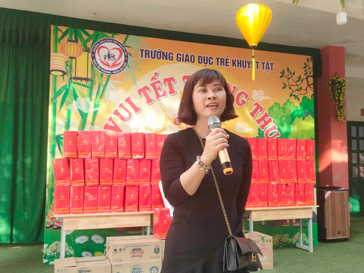 Bao Tri thuc va Cuoc song tang qua cho cac tre em truong khuyet tat-Hinh-2