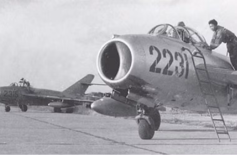 Các máy bay MiG-17 số hiệu 2231 và 2315. Nguồn ảnh: Vietnamese News Agency - Thông tấn xã Việt Nam.
