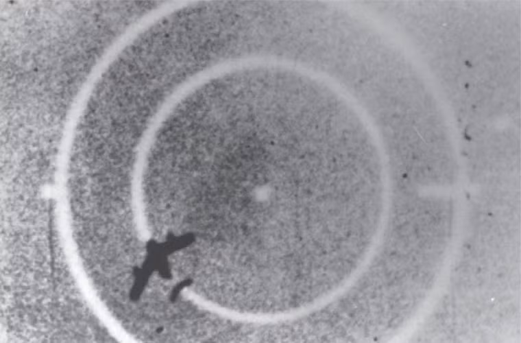 Hình ảnh quý hiếm tiêm kích MiG-17 nhìn từ camera pháo trên máy bay tiêm kích bom F-105 của Mỹ. Nguồn ảnh: Vietnamese News Agency - Thông tấn xã Việt Nam.