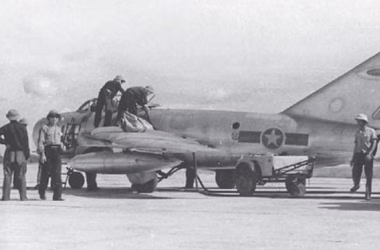 MiG-17 2014 được cho là được phi công Trần Hanh lái trong trận đánh ngày 3/4/1965. Nguồn ảnh: Vietnamese News Agency - Thông tấn xã Việt Nam.