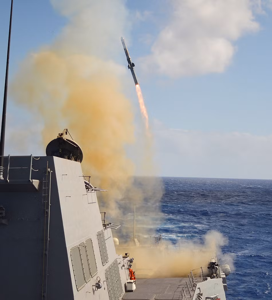 Tên lửa đạt tầm bắn khoảng 22km, dùng hệ dẫn quán tính. Khi tới mục tiêu được khoanh vùng, ngư lôi sẽ tách khỏi tầng đẩy và tự động tìm diệt mục tiêu.