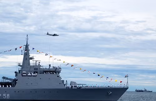 Máy bay tham gia biểu diễn.