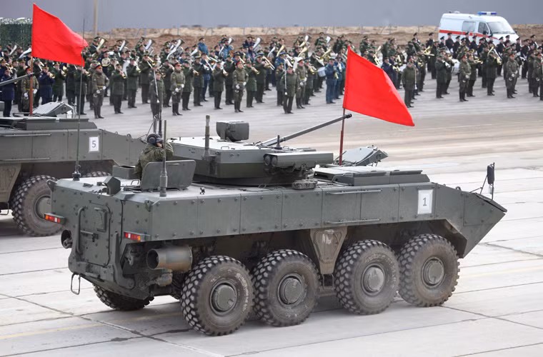 Trong tương lai, họ xe BTR huyền thoại có lẽ bị thay thế hoàn toàn bởi Bumerang và Kurganets-25.