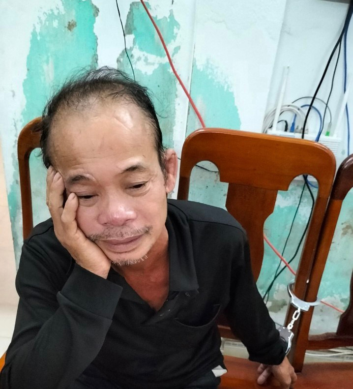 Khởi tố, bắt giam đối tượng hiếp dâm cụ bà 85 tuổi Khoi to, bat giam doi tuong hiep dam cu ba 85 tuoi