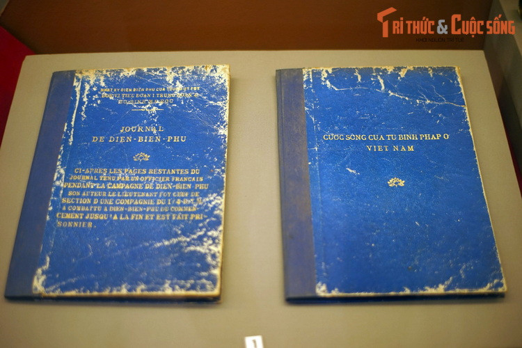 Nhật ký Điện Biên Phủ của sĩ quan Pháp thuộc Tiểu đoàn 1, Trung đoàn 4 bộ binh Morocco viết về cuộc sống của tù binh Pháp ở Điện Biên Phủ.