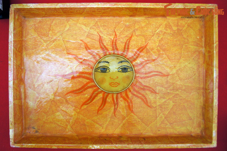 Đĩa sơn mài, nhà văn Mexico Lomstanica tặng Bác Hồ, 12/1/1967.