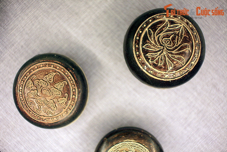 Hộp gốm men nâu đen, thế kỷ 15. Hiện vật tàu cổ Bình Châu, Quảng Ngãi.