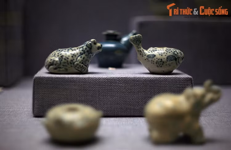 Bình vôi, tượng thú, lọ… gốm men thời Lê sơ, hiện vật tàu cổ Cù Lao Chàm, Quảng Nam.