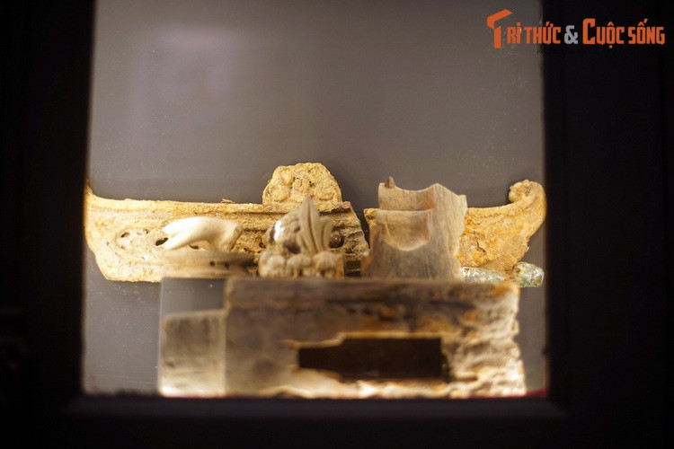 Những nhà tổ chức triển lãm chia sẻ: “Con phố cũng như những dòng sông chảy trôi không ngừng, bao kiếp người qua, bao kiếp người tới. Trong vòng chảy của thời gian bất tận ấy, con phố nào cũng đầy ắp những kỷ niệm vui buồn. Phố Hàng Buồm là một trong những con phố tiêu biểu nhất cho một thành phố nằm bên sông...”.