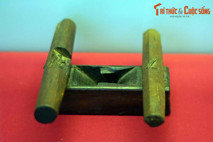 Chiếc bào của công binh Đại đoàn 351 dùng trong quá trình xây dựng Sở Chỉ huy Mường Phăng.