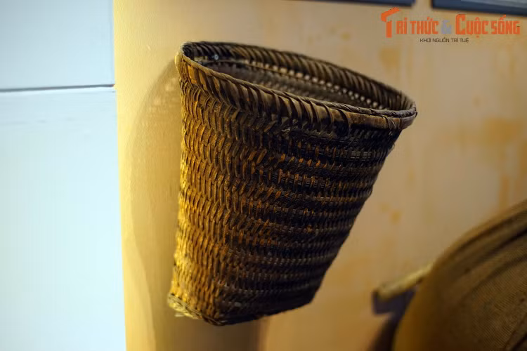 Chiếc gùi dân công sử dụng vận chuyển hàng hóa phục vụ chiến dịch Điện Biên Phủ.