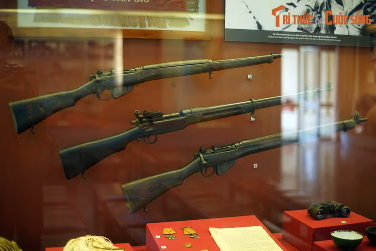 Các khẩu súng trường bộ đội Việt Nam đã sử dụng để bắn tỉa, tiêu diệt nhiều quân Pháp trong chiến dịch Điện Biên Phủ.