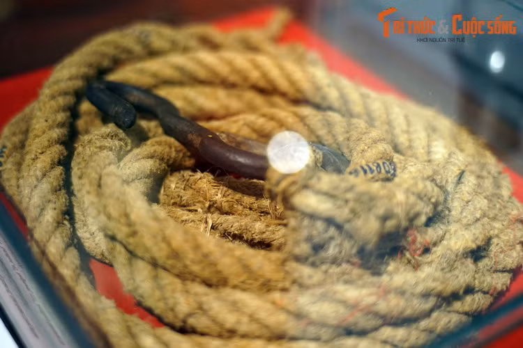 Dây chão kéo pháo của Đại đội 804, Tiểu đoàn 2, Trung đoàn 45, Đại đoàn Công pháo 351 dùng kéo pháo vào trận địa trong chiến dịch Điện Biên Phủ.