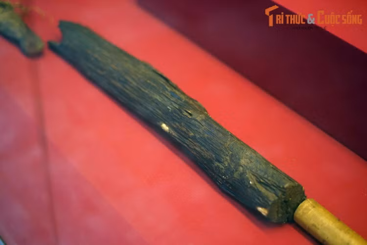 Thanh gỗ dùng làm khung hầm tại Sở Chỉ huy Mường Phăng.