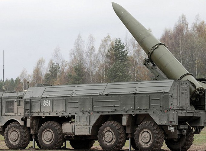 Theo các nhà báo, nếu Ba Lan thực sự cho phép Washington triển khai vũ khí hạt nhân trên lãnh thổ của mình, thì Nga sẽ nỗ lực hết sức để triển khai vũ khí hạt nhân trên lãnh thổ Venezuela và Cuba như biện pháp trả đũa.