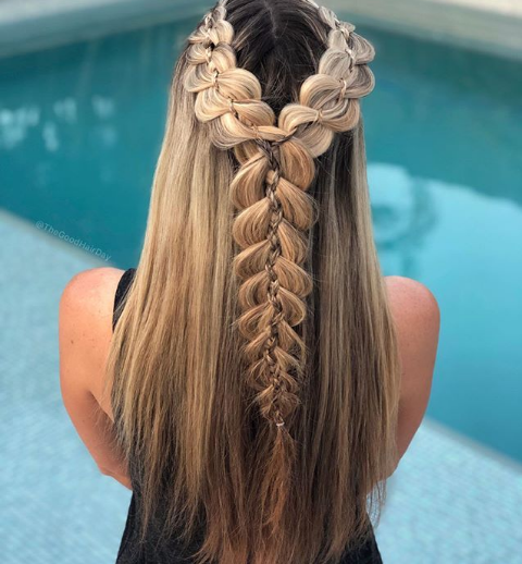 Kiểu tóc cầu kỳ này khá mất thời gian để thực hiện.