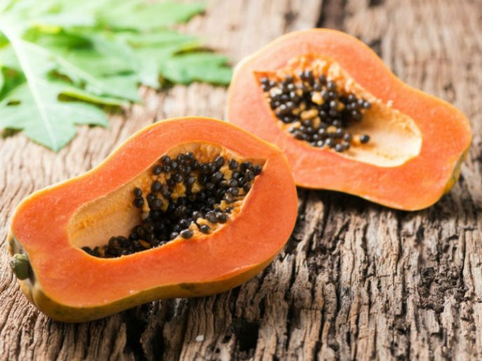 Đặc biệt, hàm lượng lycopene trong đu đủ có tính chống oxy hóa cao, giúp ngăn ngừa sự phát triển của các tác nhân gây ung thư, bảo vệ cơ thể luôn khỏe mạnh. Ảnh: cocinadelirante.