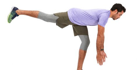 Việc căng giãn cơ tĩnh trước khi tập không chỉ làm giảm sức mạnh của cơ bắp mà nó còn làm tăng nguy cơ giãn hoặc căng cơ. Ảnh: hearstapps.