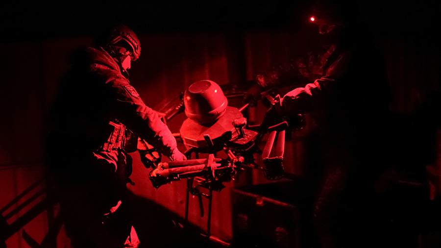 Stupor sử dụng phương pháp vật lý như: hủy diệt bằng vũ khí, sử dụng máy bay chiến đấu không người lái; huấn luyện những con chim săn mồi lớn, ném lưới, phun chất kết dính, ruy băng quét cánh quạt,... Biện pháp quang học như: làm mù hệ thống quang học của UAV bằng cách sử dụng hệ thống chiếu sáng đặc biệt.