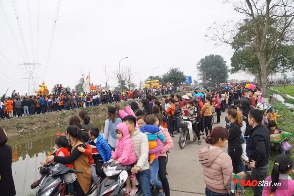 Lễ hội thu hút hàng nghìn người tham dự
